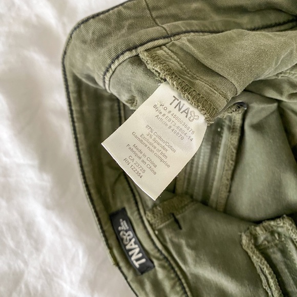 2/$50💙 CLOSET CLEAN OUT: Aritzia cargo pants/jeans - Picture 8 of 15